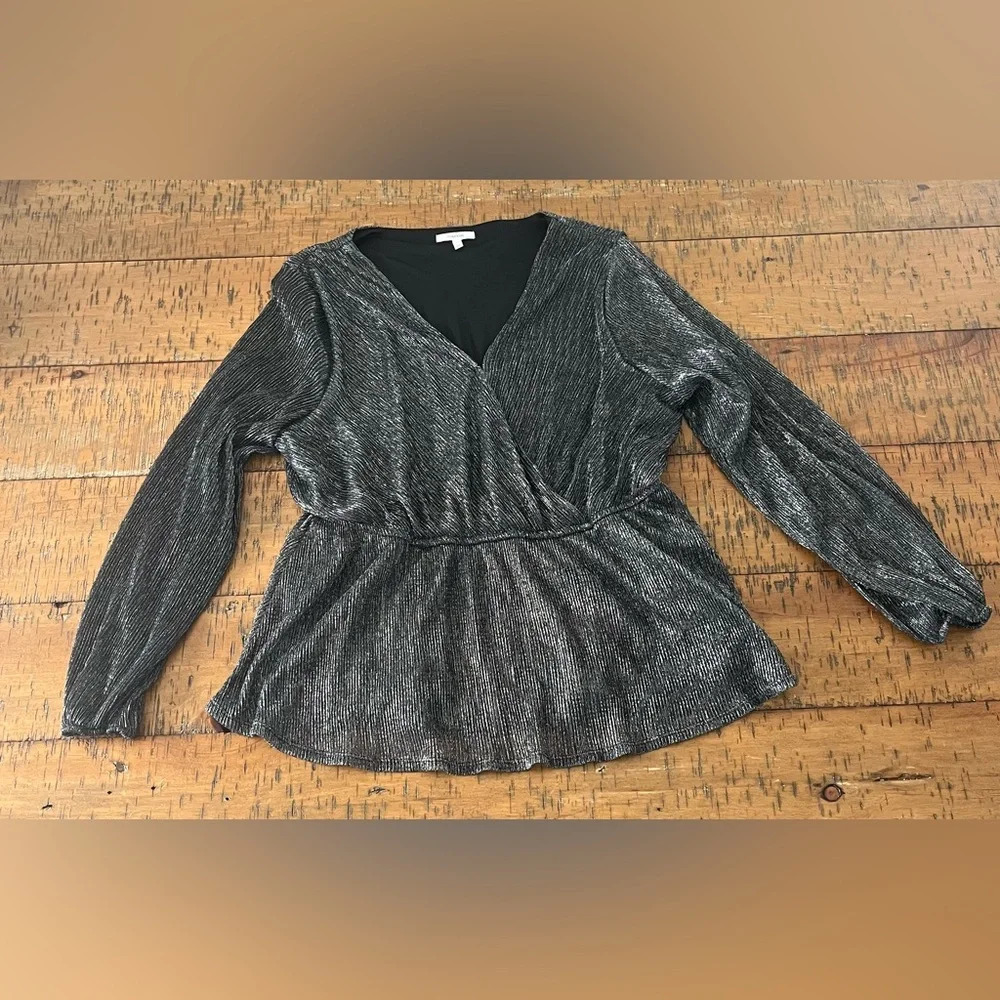 Metallic Long‎ Sleeve V Neck Blouse